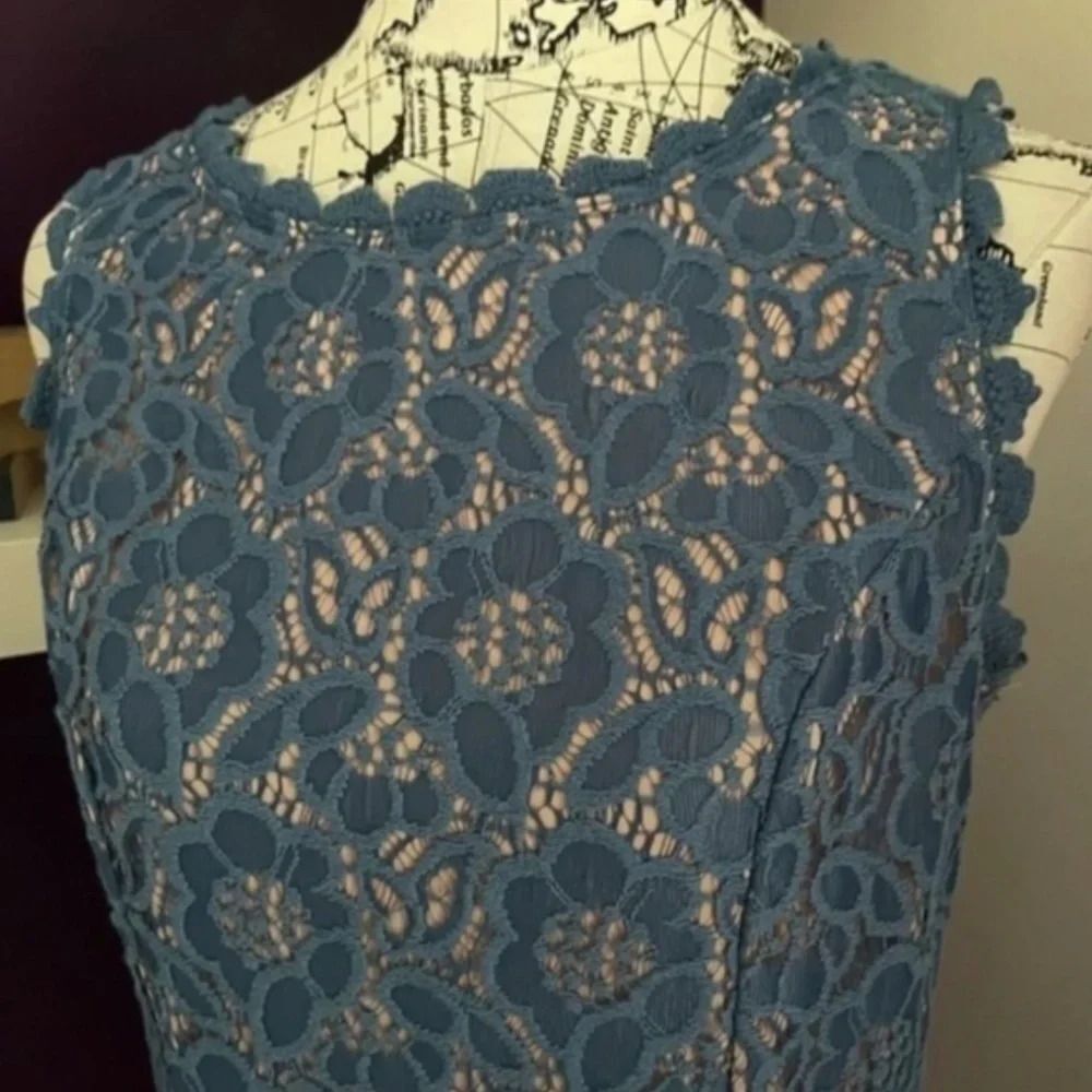 City Studio Crocheted Lace (fully lined) Dress - Size 13 - Blue - EUC - Picture 4 of 10